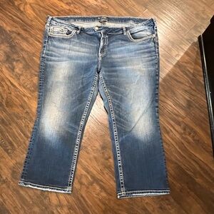 Silver Jeans Women's Faded Blue Cropped Jeans